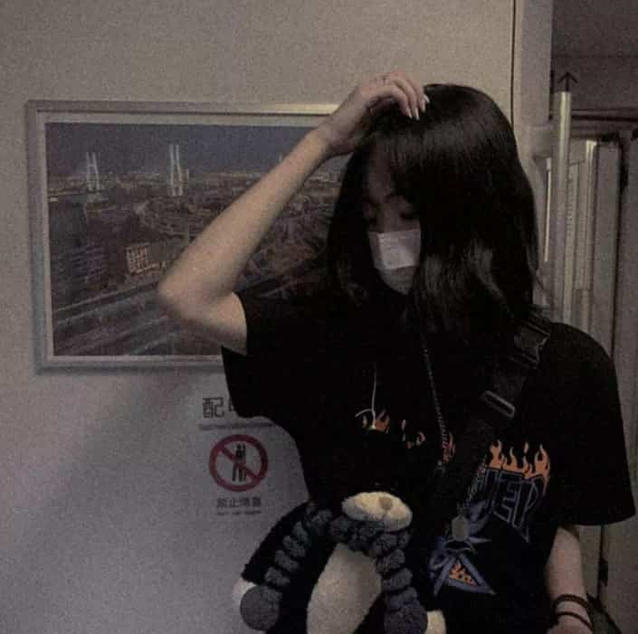 伤感暗黑系emo女生孤独感头像_5