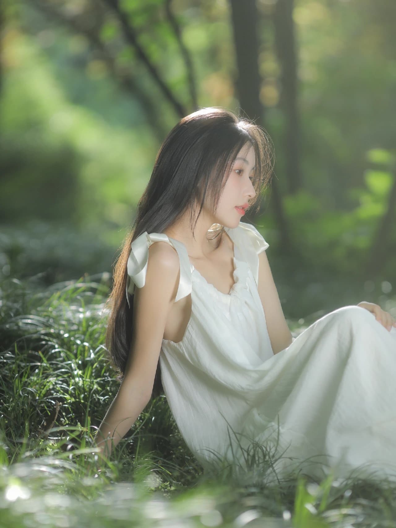 森系青春美女写真图片，白月光夏日小森林绿野仙踪写真！_4