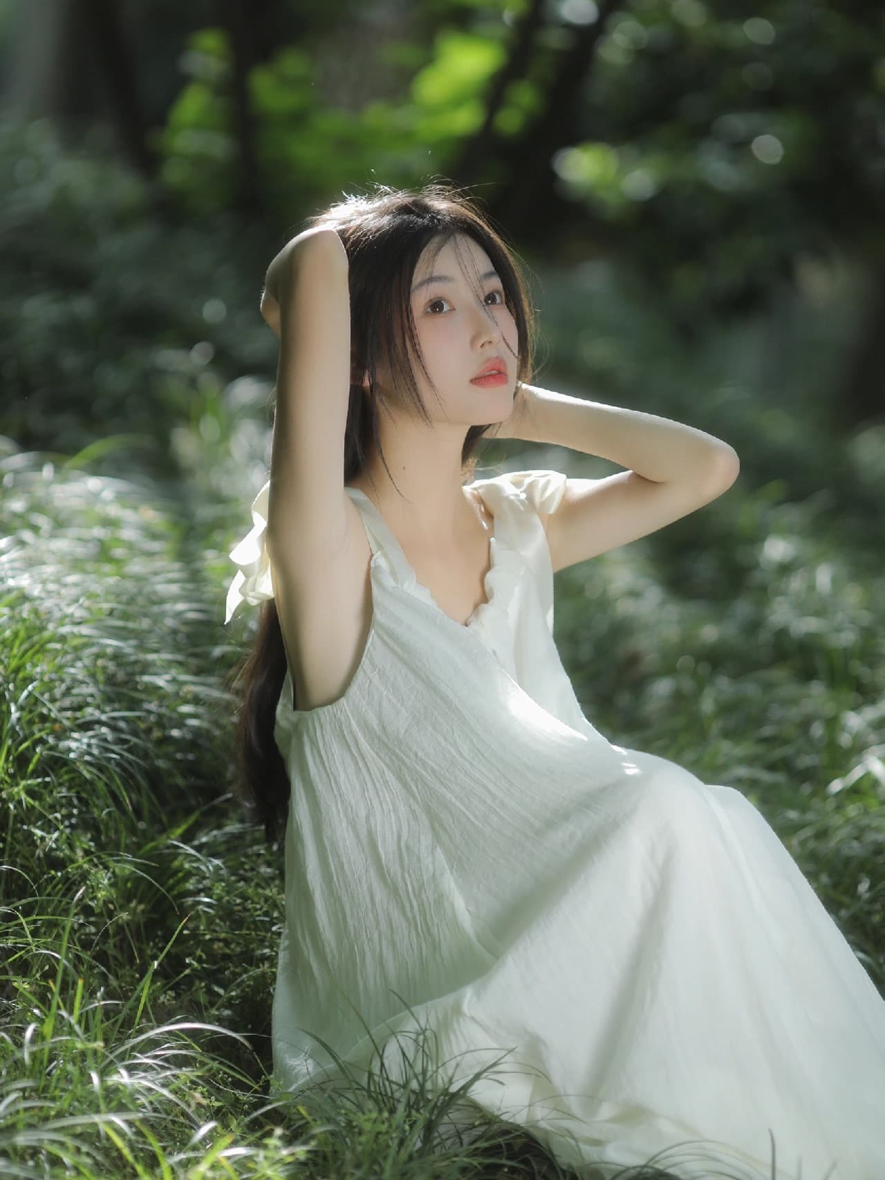 森系青春美女写真图片，白月光夏日小森林绿野仙踪写真！_8