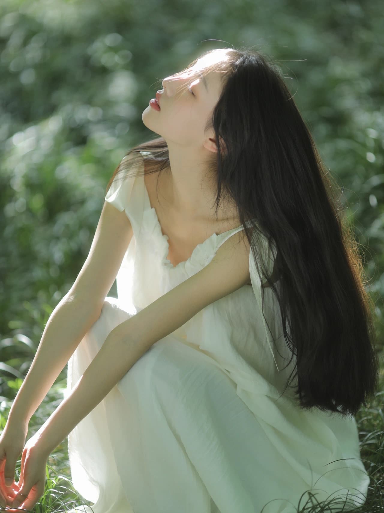 森系青春美女写真图片，白月光夏日小森林绿野仙踪写真！_9