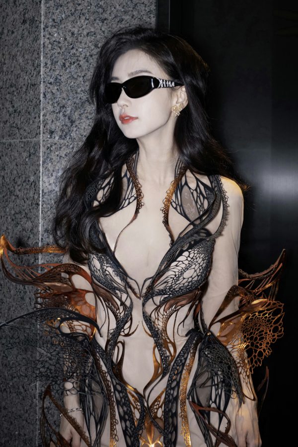 Angelababy杨颖性感焰灵姬套装写真图片_3