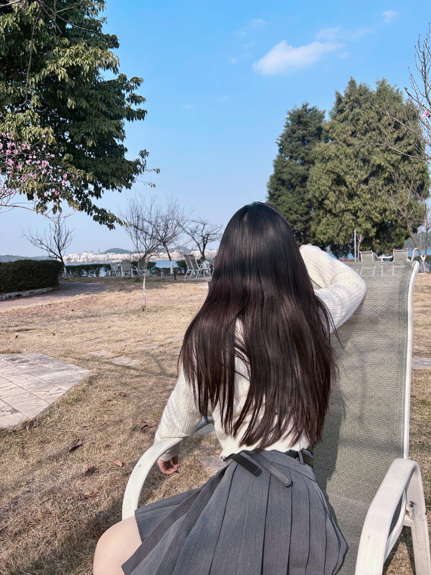 小清新女生黑色长直发 真人背影头像_2