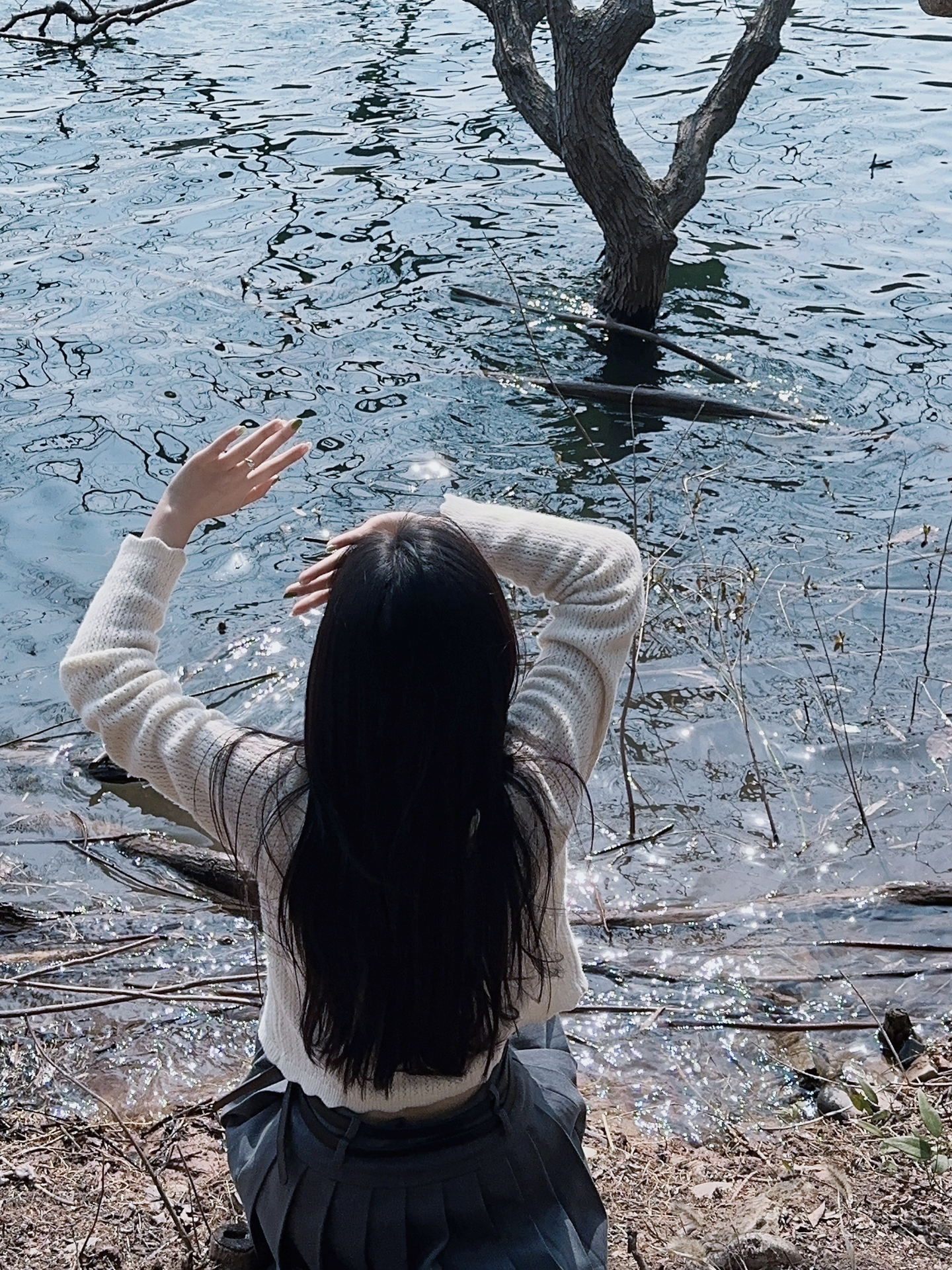 小清新女生黑色长直发 真人背影头像_5