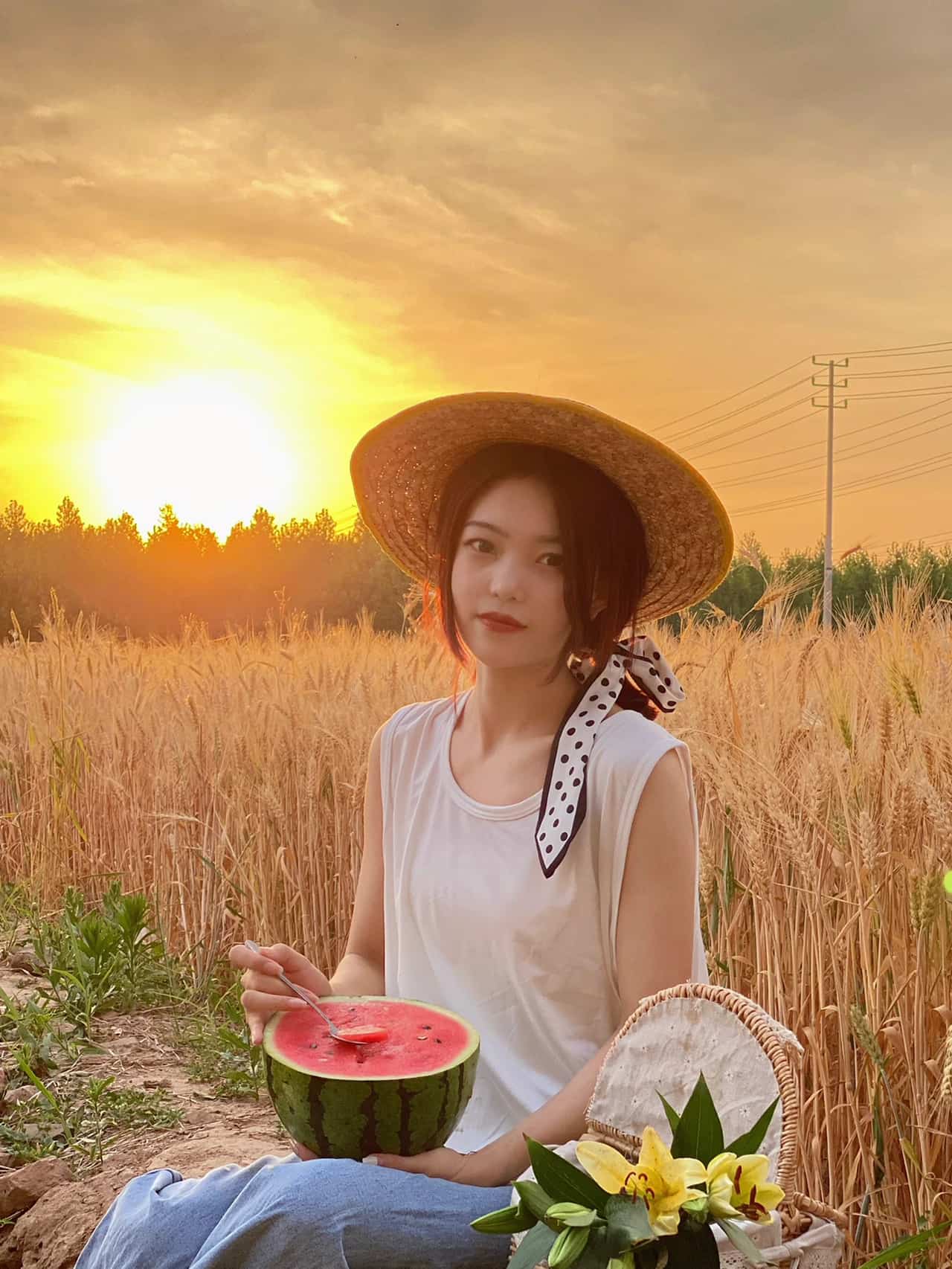 麦田女孩氛围感真人微信头像 丰收的麦田_15