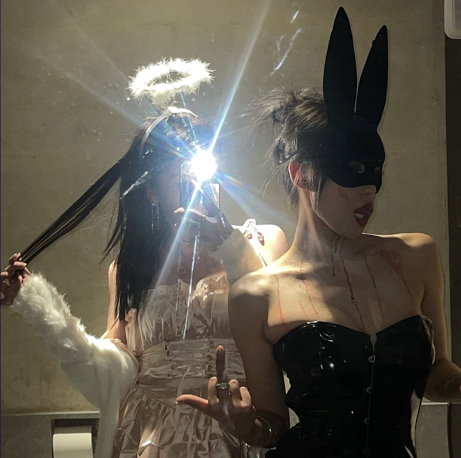 一半天使一半恶魔的头像 双重人格男女头像_10
