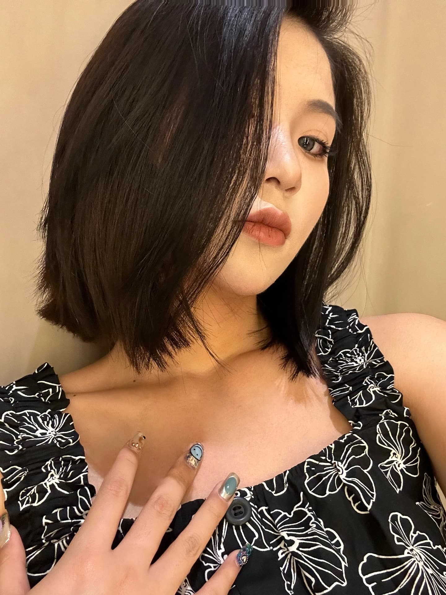 一脸桃花相的女人图片,水性杨花女人的五官面相_5