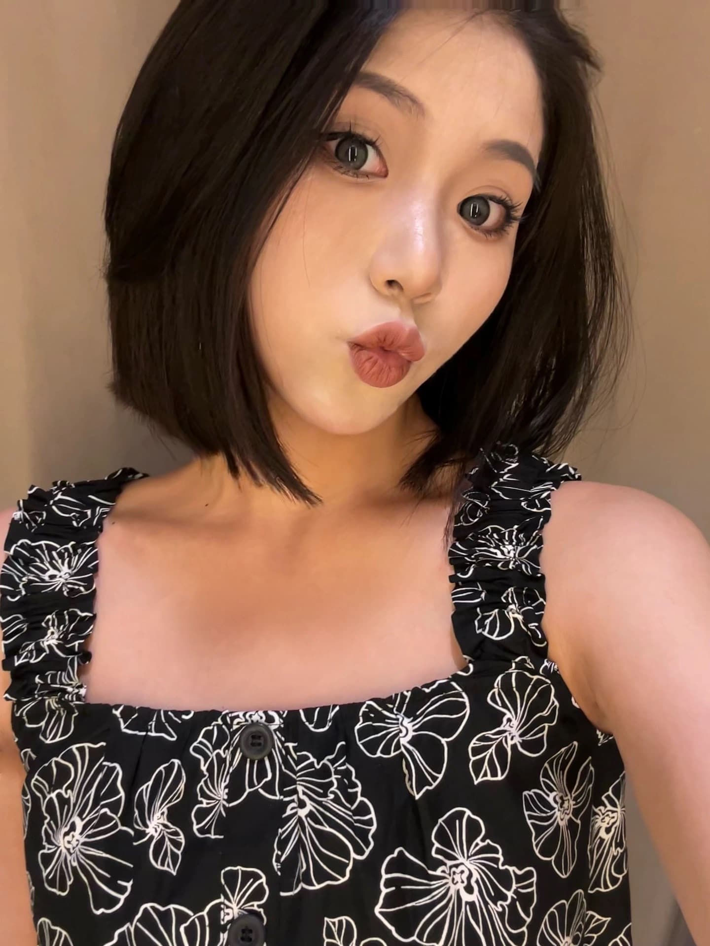一脸桃花相的女人图片,水性杨花女人的五官面相_7