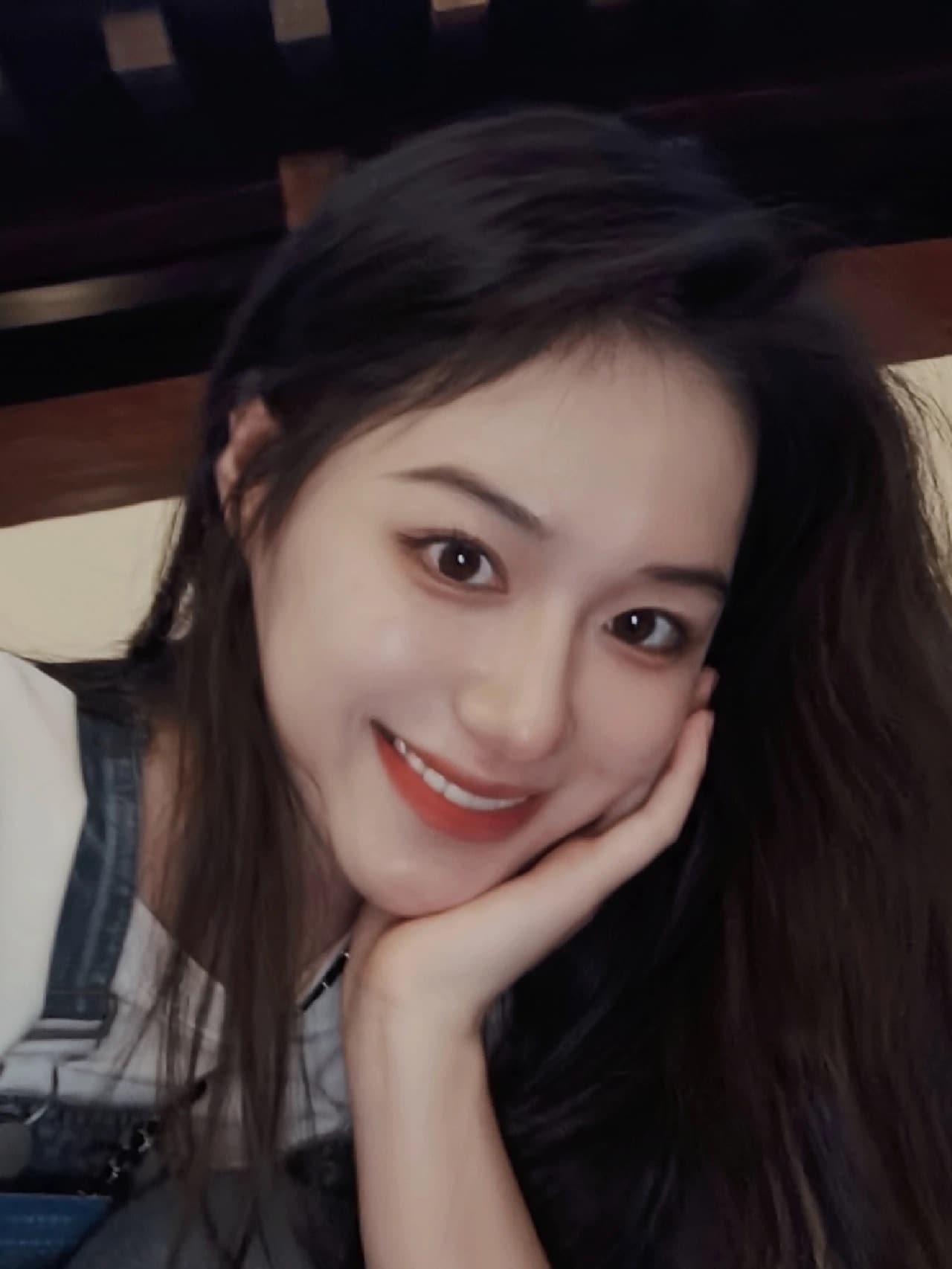 受异性宠爱的女人面相图片_2