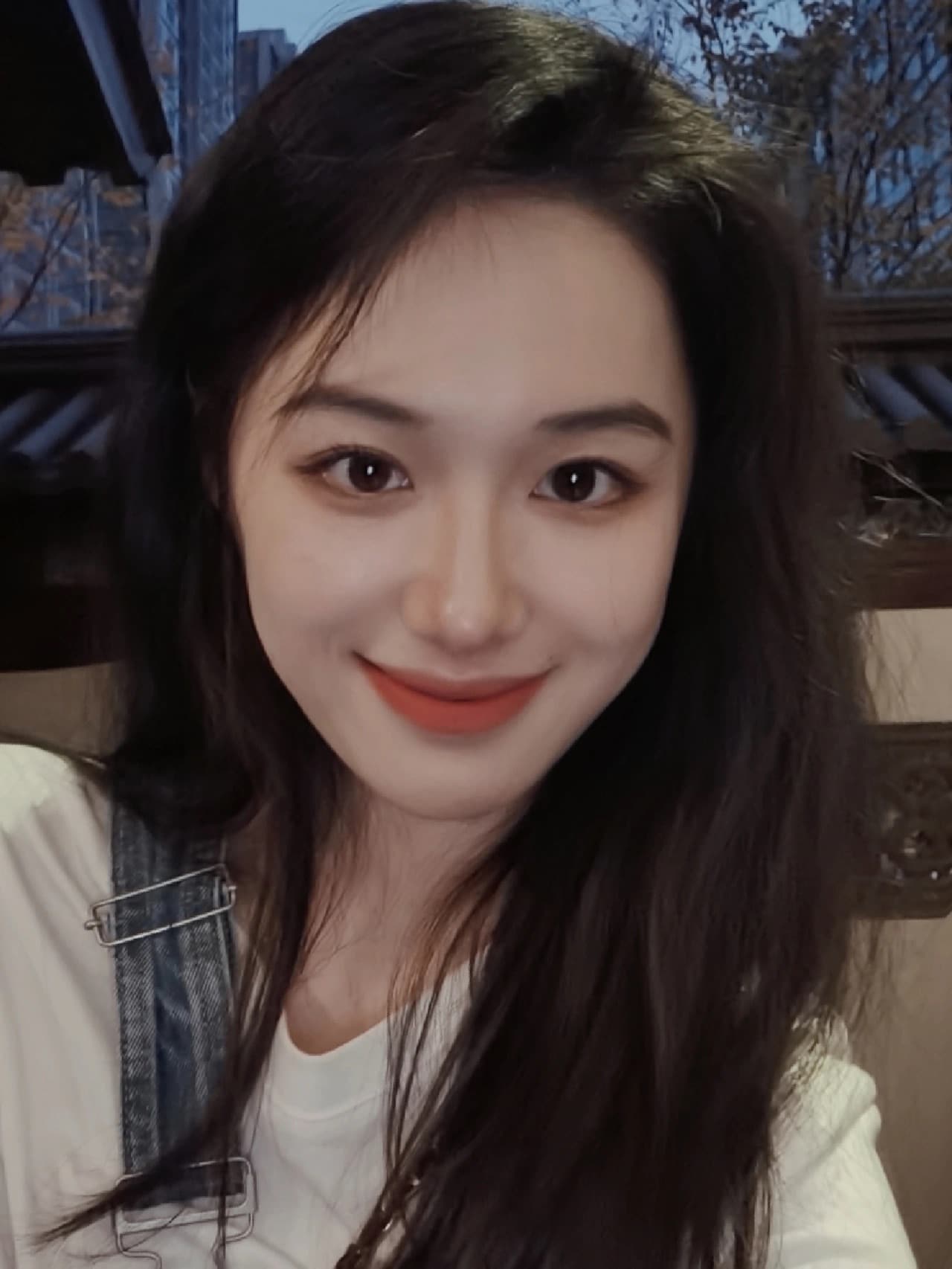 受异性宠爱的女人面相图片_4