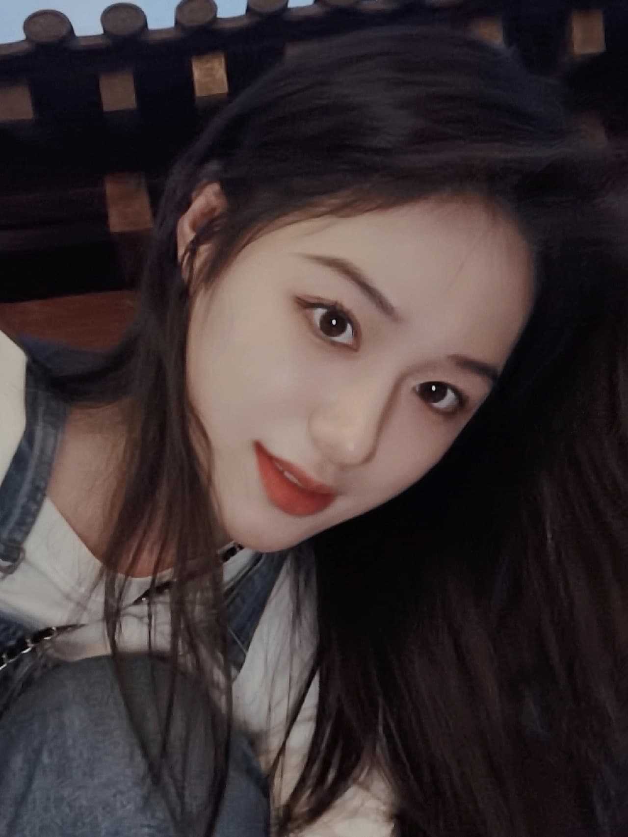 受异性宠爱的女人面相图片_5