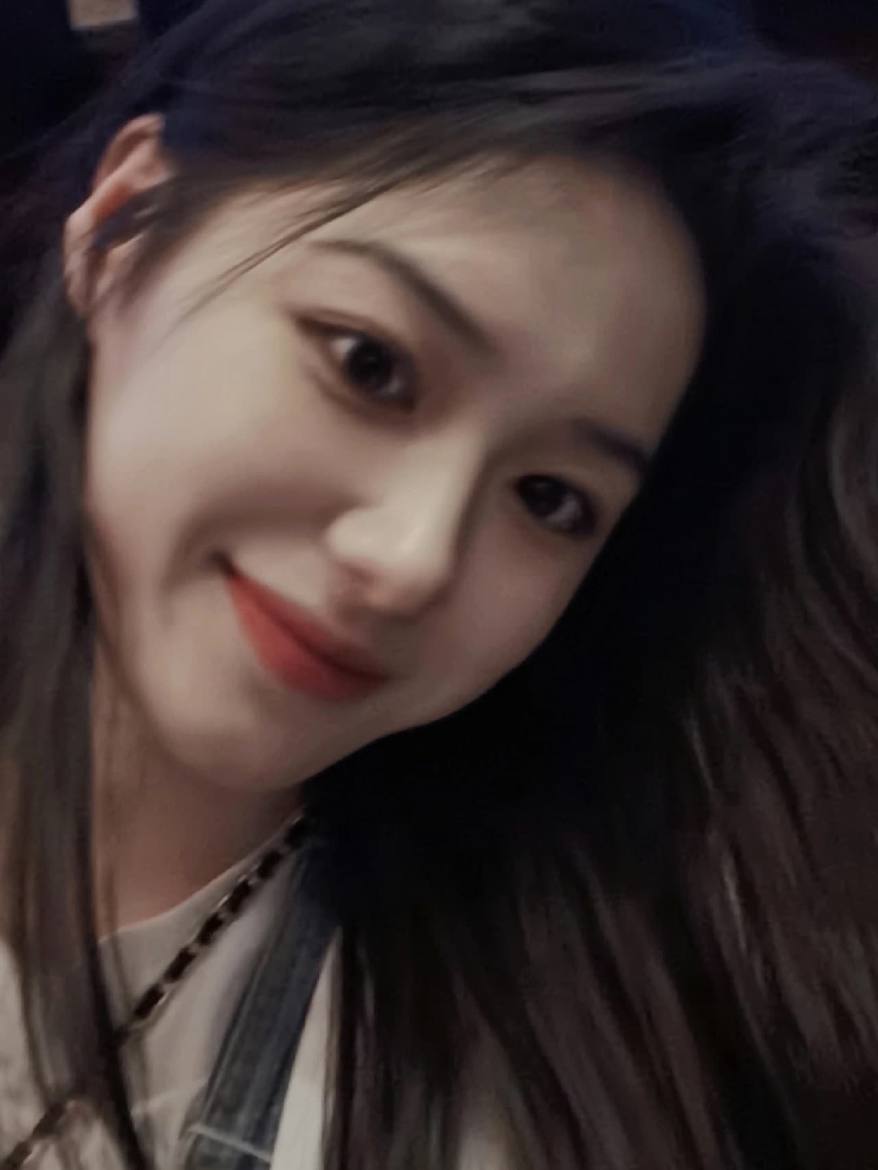受异性宠爱的女人面相图片_6