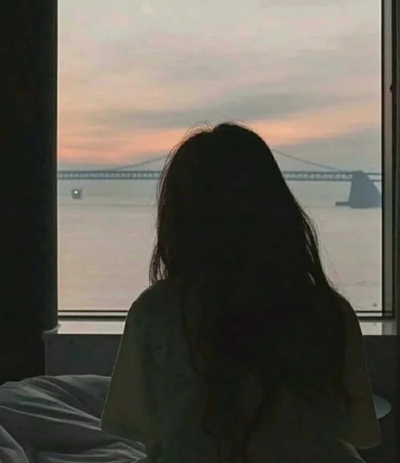 小众清冷氛围感长发女生背影头像_3