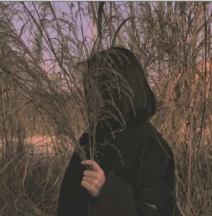 灰色系清冷感冷淡风森系女生头像_7