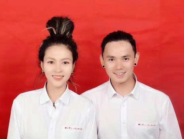张恒远因黑色素瘤去世，张恒远毕夏结婚照图片_1