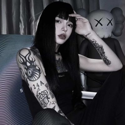 黑色系高冷个性酷拽女生微信头像