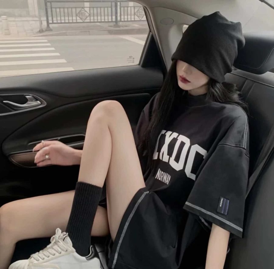 黑色系高冷个性酷拽女生微信头像_9