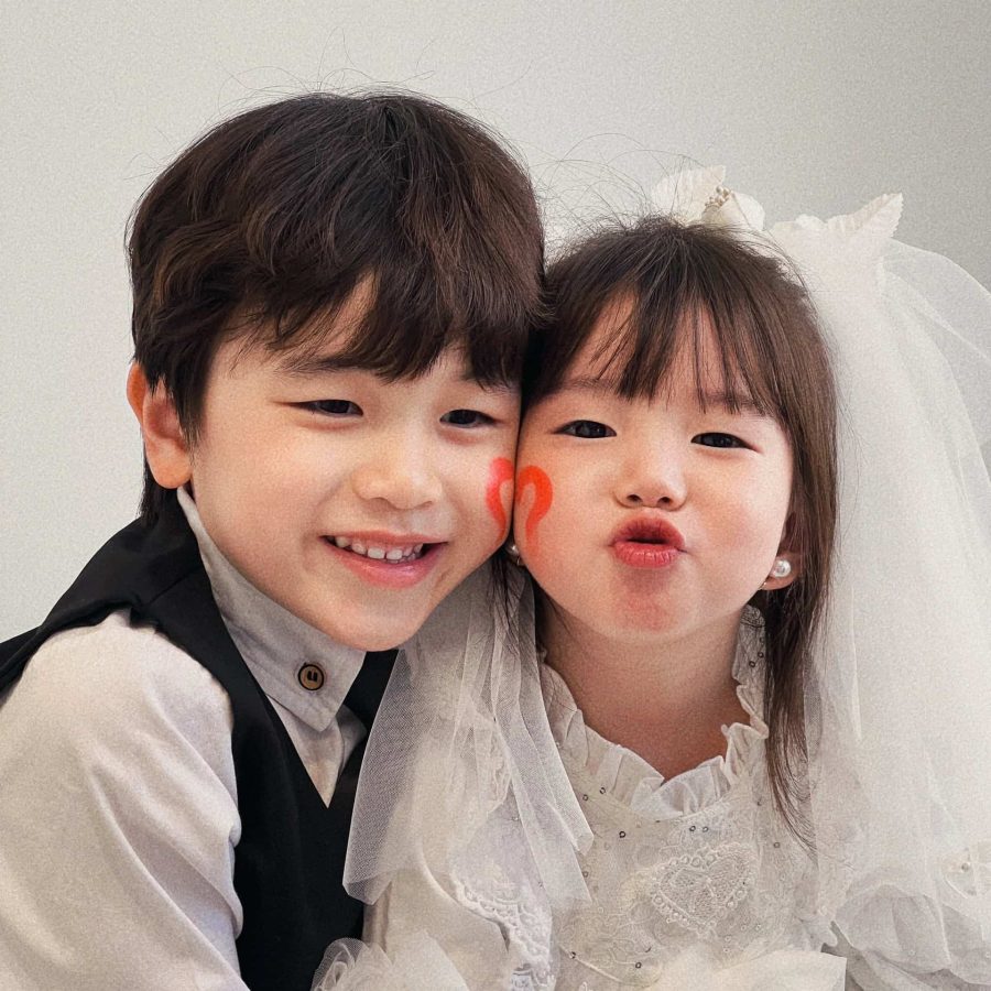 一对可爱小孩婚纱照情侣头像 一人一张情侣专用_11