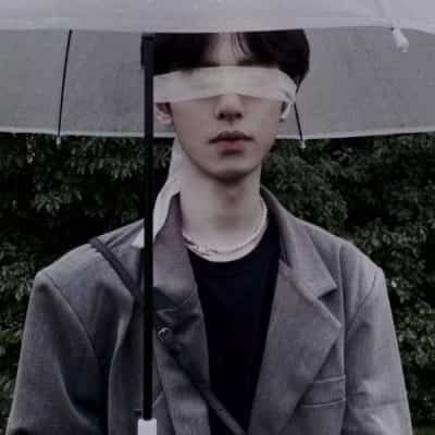 黑暗抑郁丧系真人情侣头像 一人一张_2
