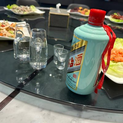 朋友圈里发喝酒图片，真实大气高端上档次白酒饭局配图