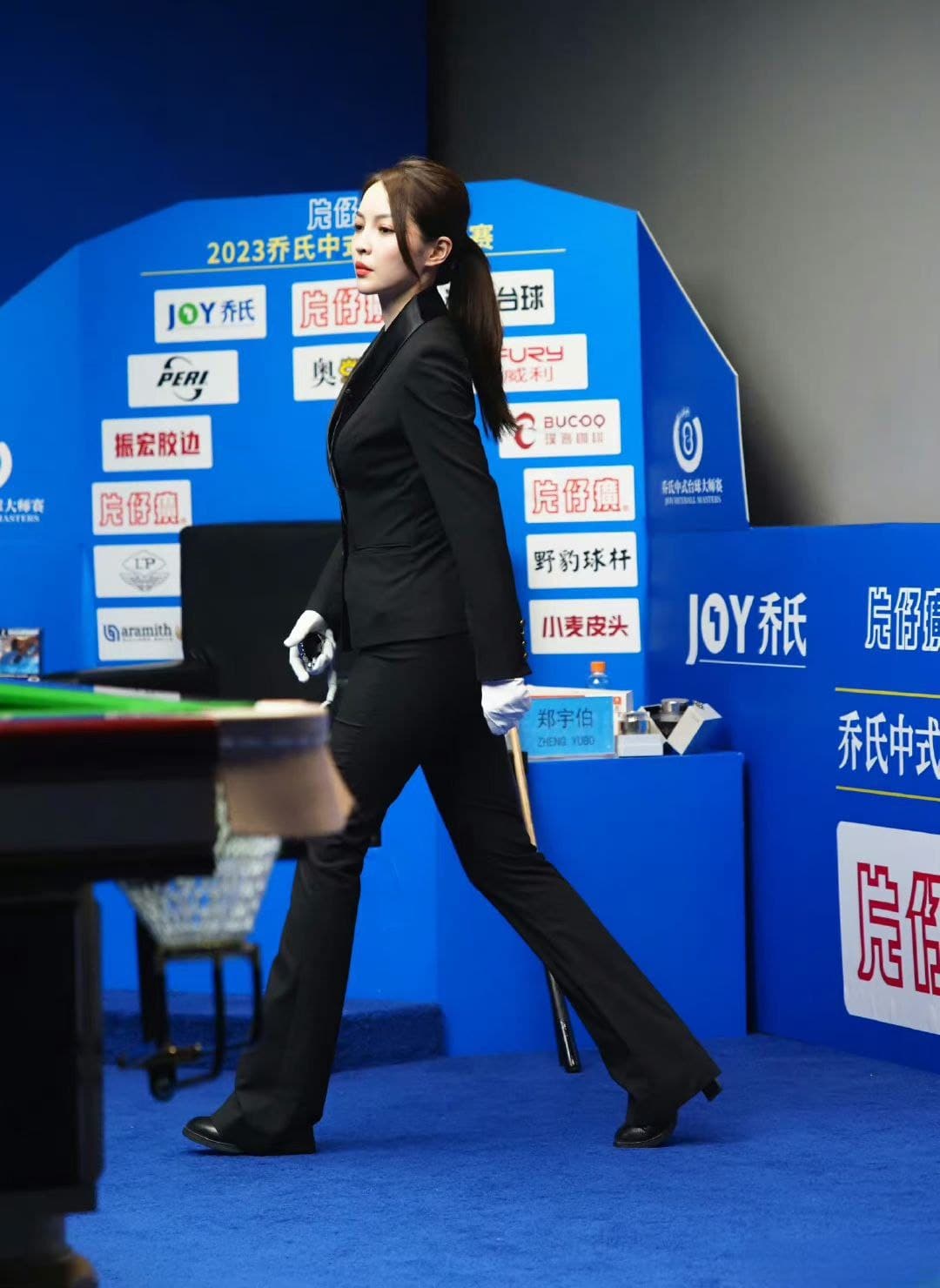 台球美女裁判王钟瑶惊艳的照片，身材臀型颜值都很哇塞！_2