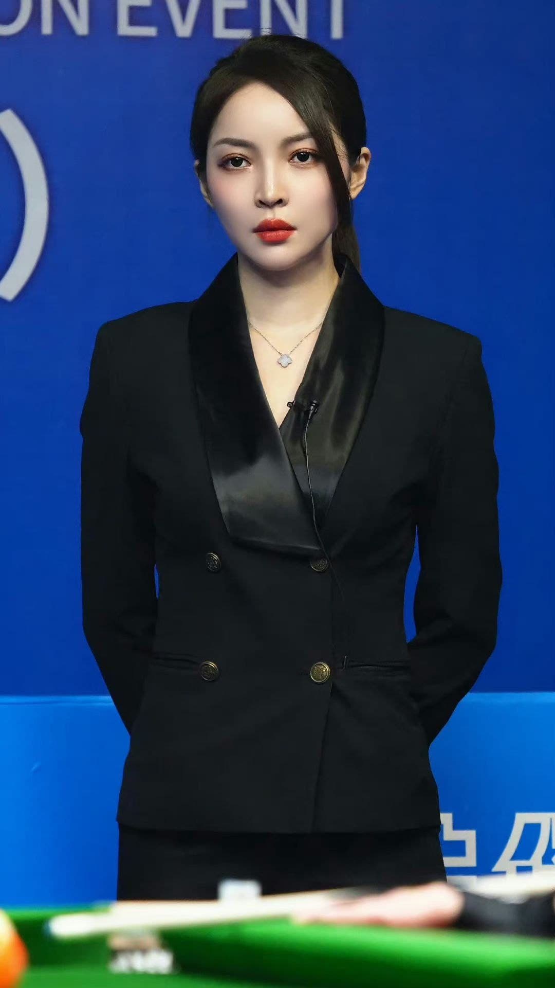 台球美女裁判王钟瑶惊艳的照片，身材臀型颜值都很哇塞！_8