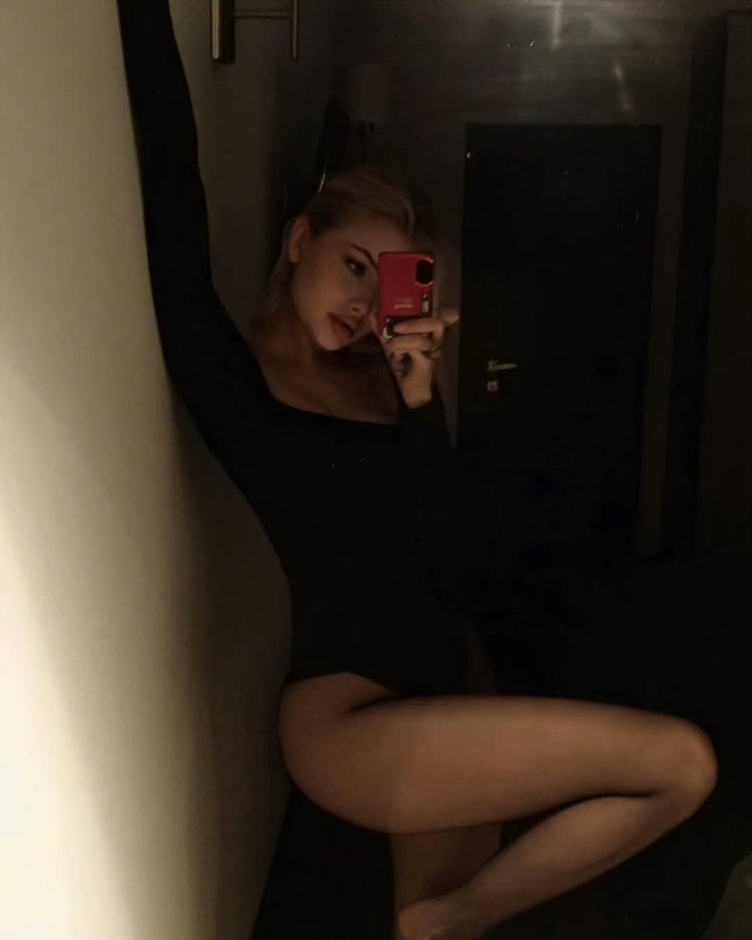 anastasia orlova美女超模自拍照，嘴唇太性感！_5