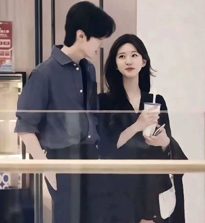 赵露思陈哲远《偷偷藏不住》两人合照情侣头像 明星CP感超强！_10