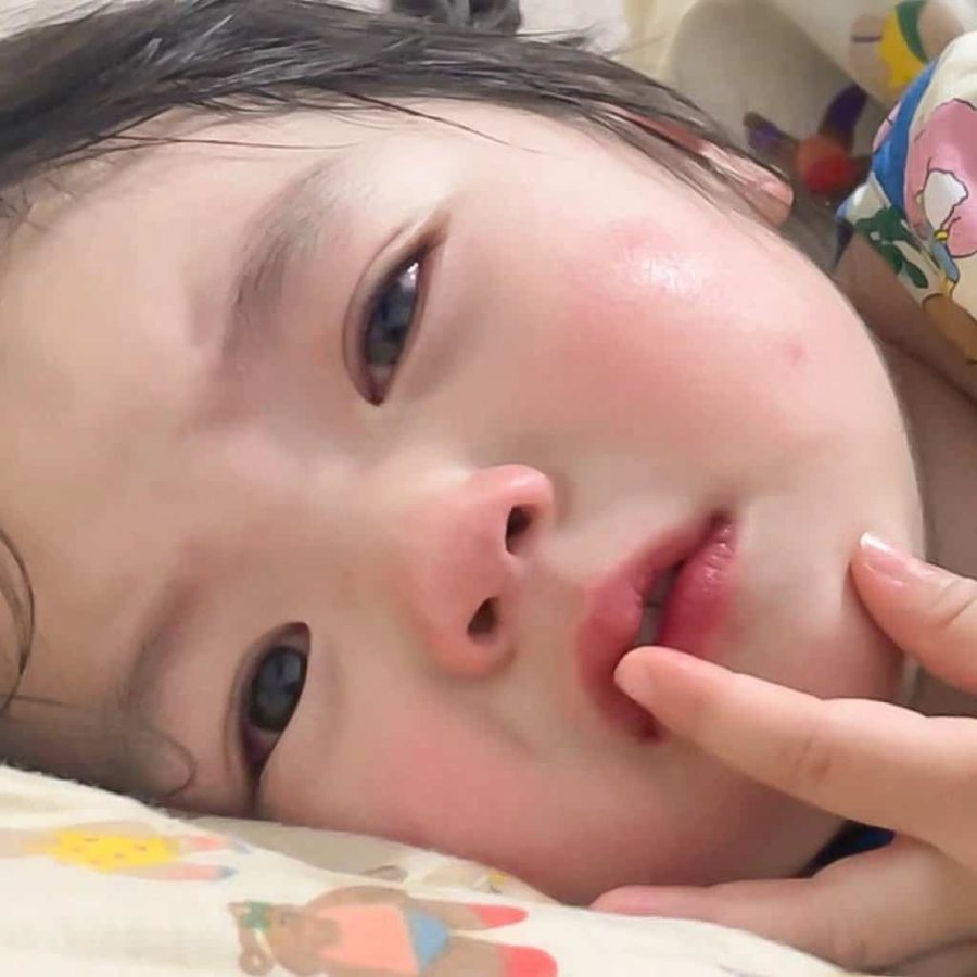 伤心女孩失恋后必用微信头像 小女孩大哭流泪！_8