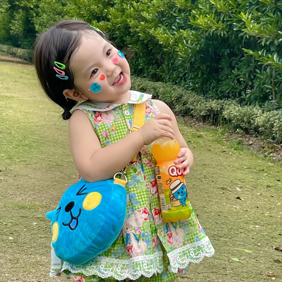可爱森系穿裙子的小女孩闺蜜头像_10