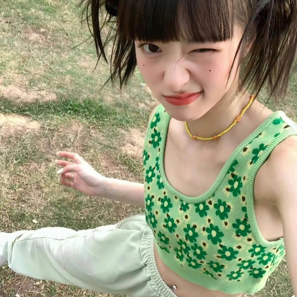 多巴胺女主真人纯欲头像，多巴胺风格高清女生头像_17