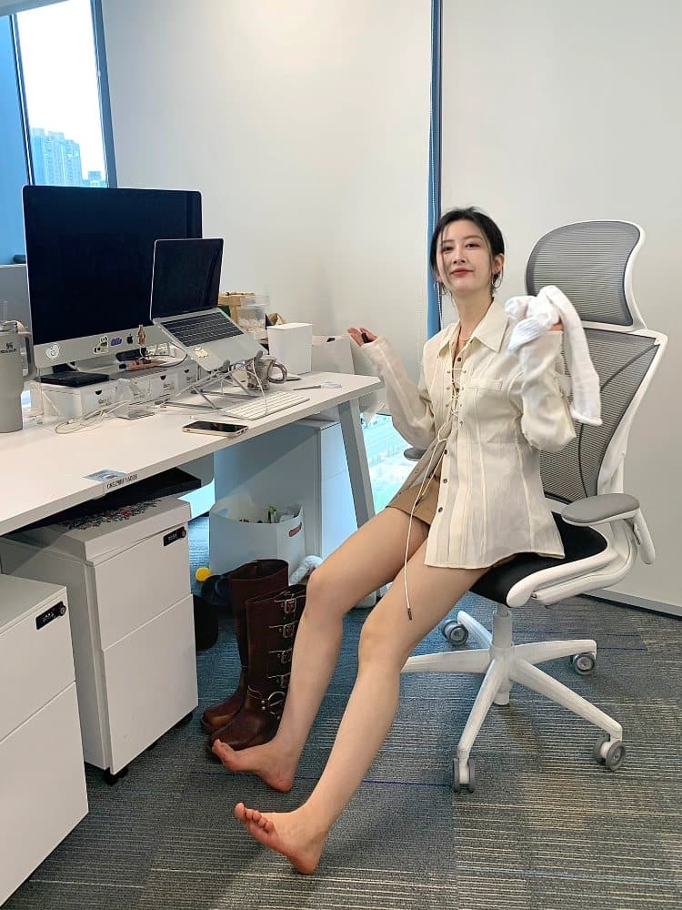 字节跳动办公用的什么椅子？美女告诉你答案是Humanscale_2