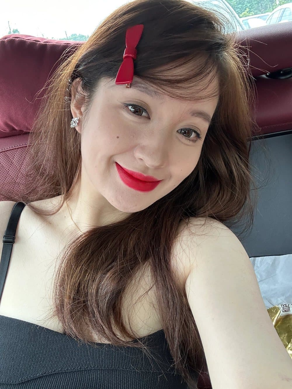 23岁女孩的真实皮肤图片 化了妆 无滤镜甜美美女图_4
