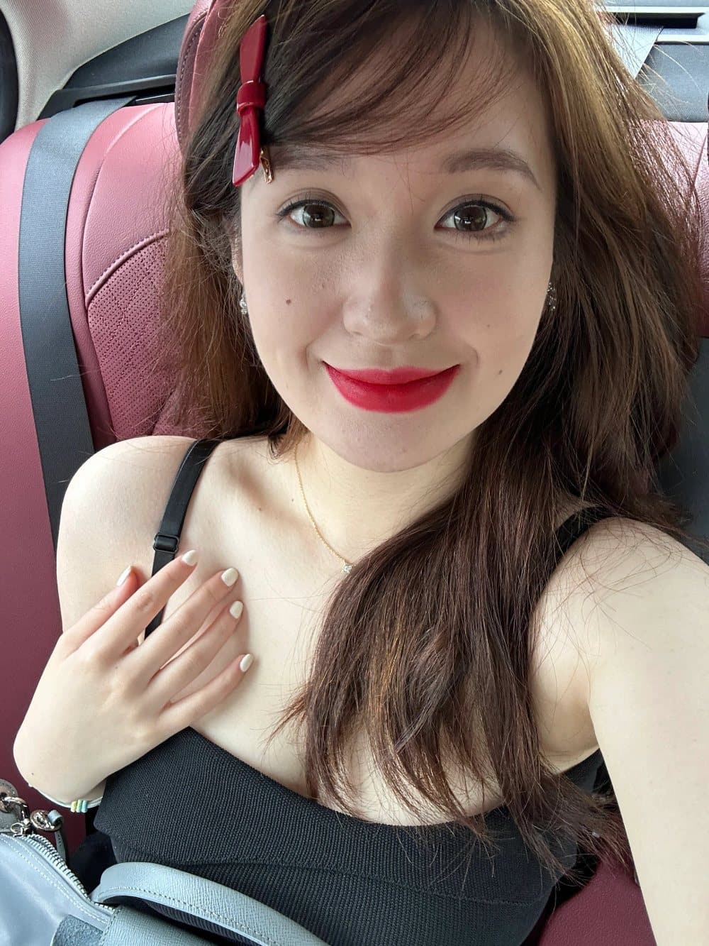 23岁女孩的真实皮肤图片 化了妆 无滤镜甜美美女图_6