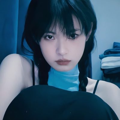 小众氛围感蓝色女生头像无水印，女生头像ins高级质感蓝色