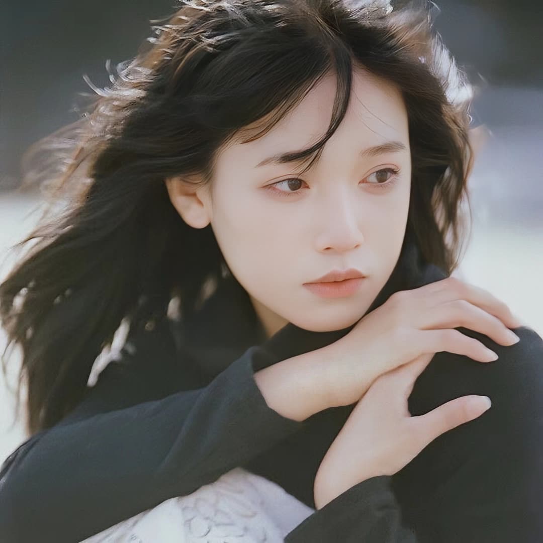 小众氛围感蓝色女生头像无水印，女生头像ins高级质感蓝色_2