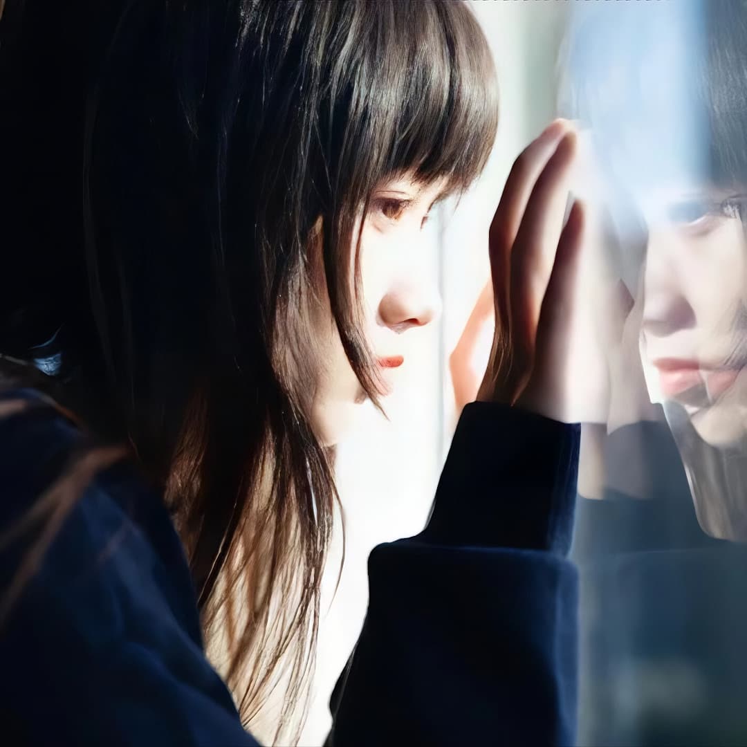 小众氛围感蓝色女生头像无水印，女生头像ins高级质感蓝色_4