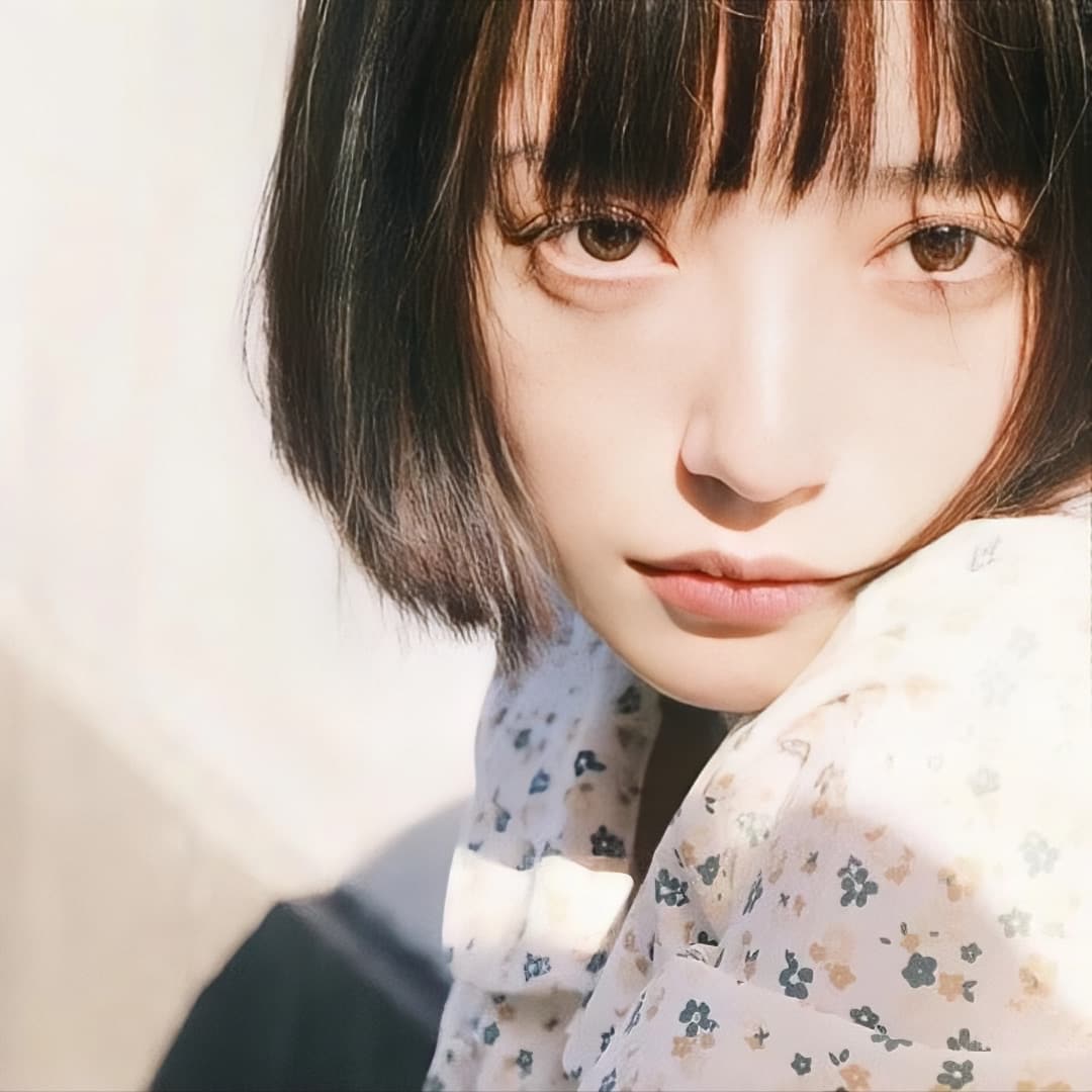 小众氛围感蓝色女生头像无水印，女生头像ins高级质感蓝色_14