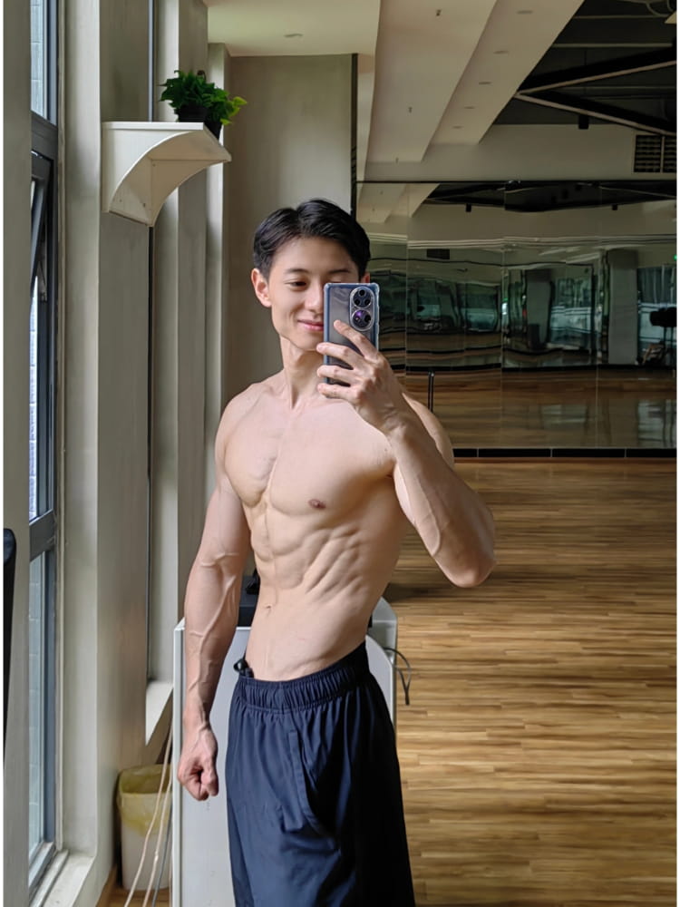 一个男人见你就硬说明什么说明是硬汉！硬汉图片_1