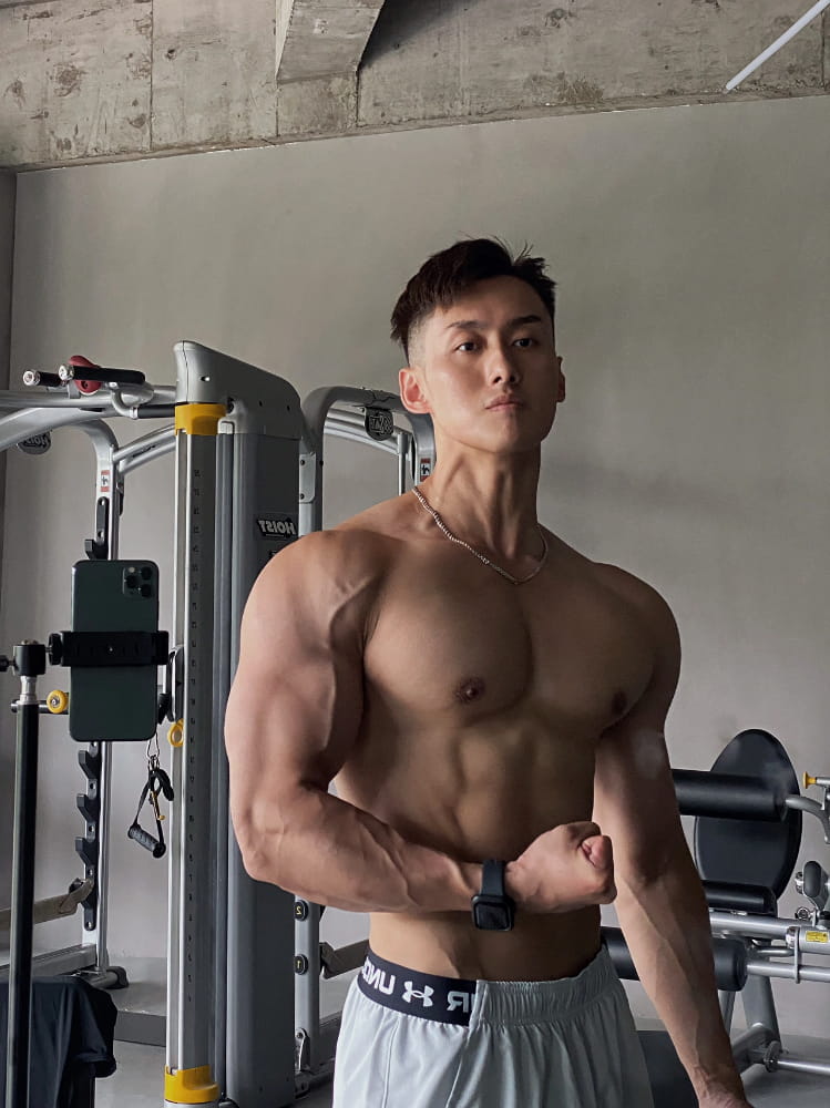 男生起的照片,男生崛起了身材真的练出来了！_6