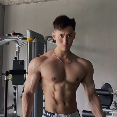 男生起的照片,男生崛起了身材真的练出来了！