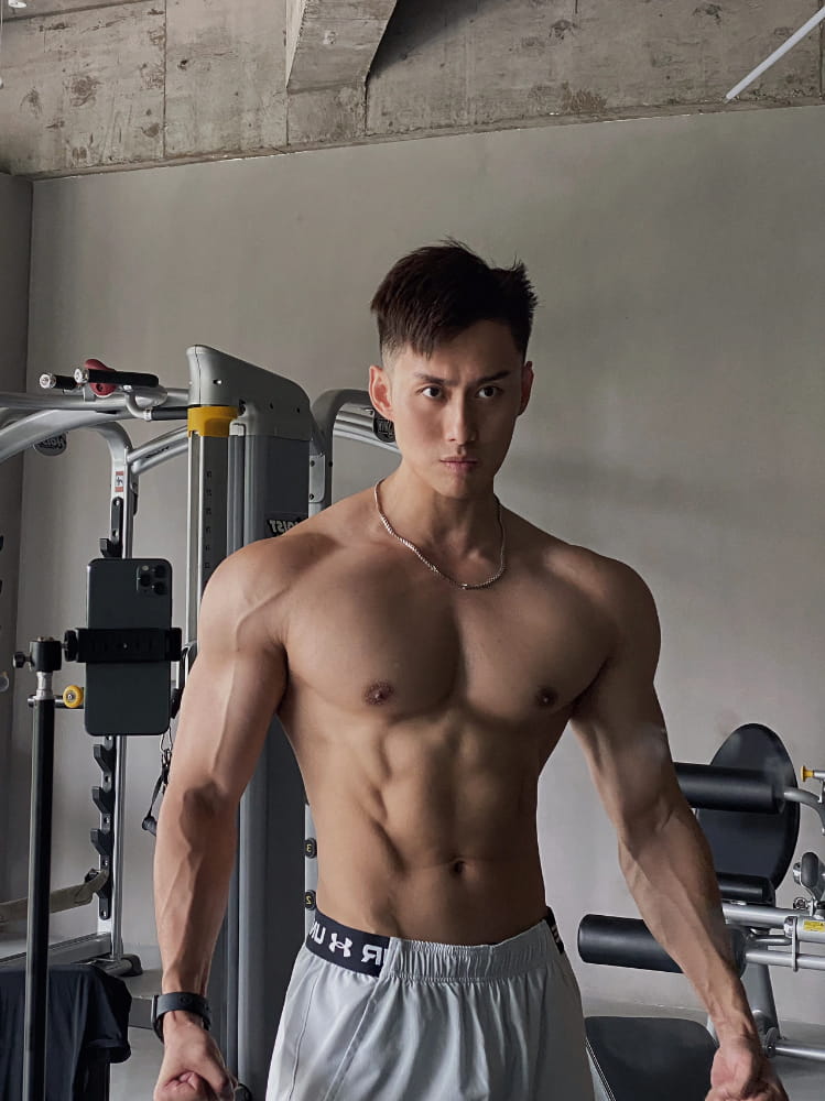 男生起的照片,男生崛起了身材真的练出来了！_7