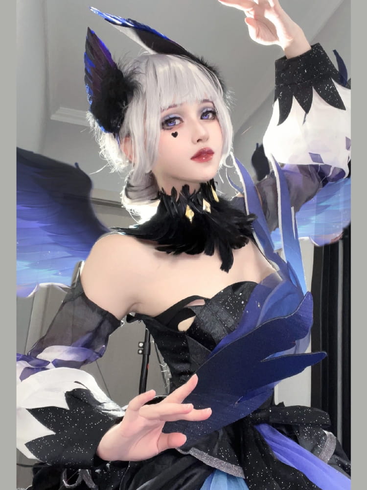 小乔卧床去掉所有服装，小乔的裙子底下有什么图片_3