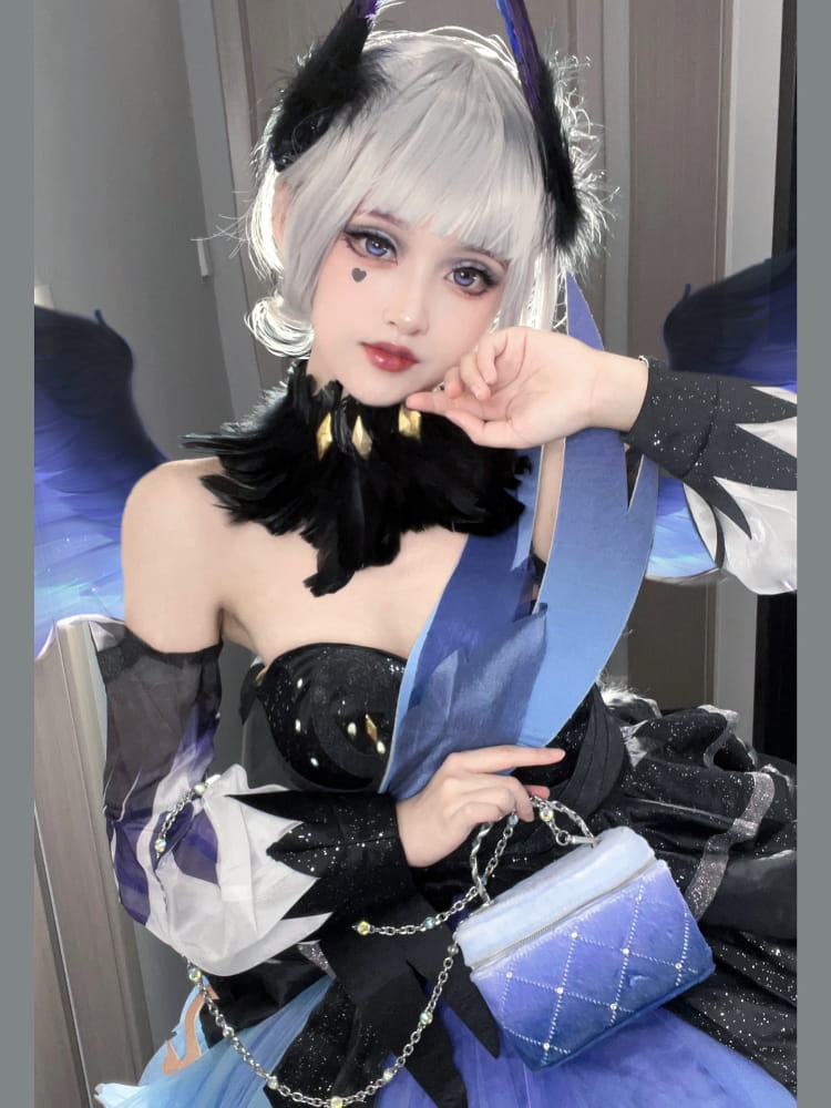 小乔卧床去掉所有服装，小乔的裙子底下有什么图片_4