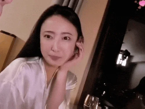 男生最抵抗不了女生哪些行为？女生让你无法抗拒的动作gif动态图_2