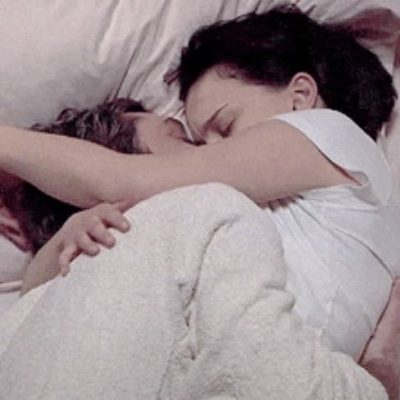 男生为什么喜欢紧紧的抱着女生?男生紧抱着女生gif动态图