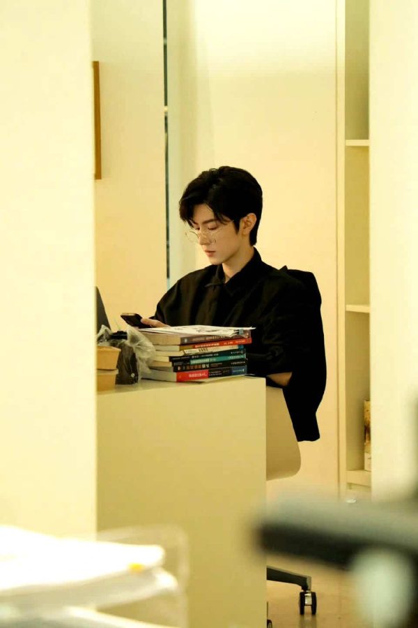 陈哲远戴金丝眼镜帅气头像 男明星照片微信头像_13