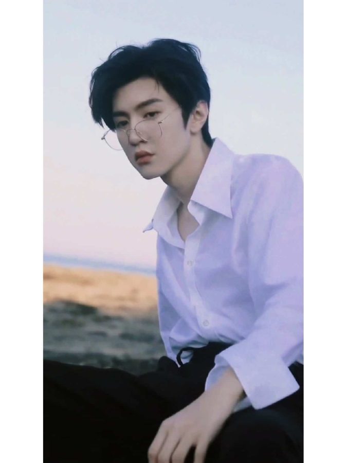 陈哲远戴金丝眼镜帅气头像 男明星照片微信头像_10