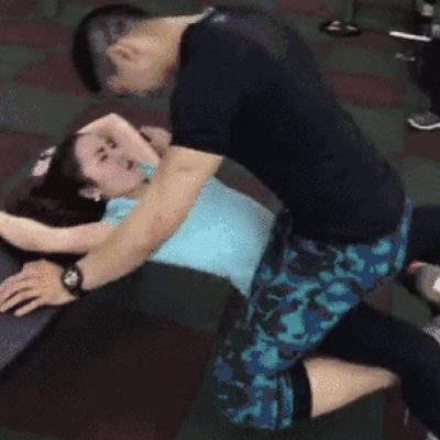 一个健身动作，健身私教弄了好几次gif动态图