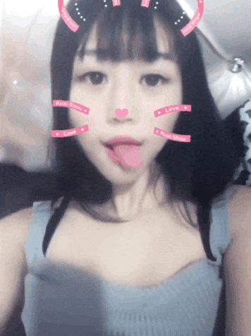 一边伸舌头一边快速喘气表情，妹子伸长舌头gif动态图_2