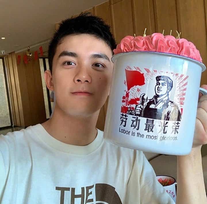 吴磊日常生活照氛围感男友微信头像 粉丝必入男明星头像！_26